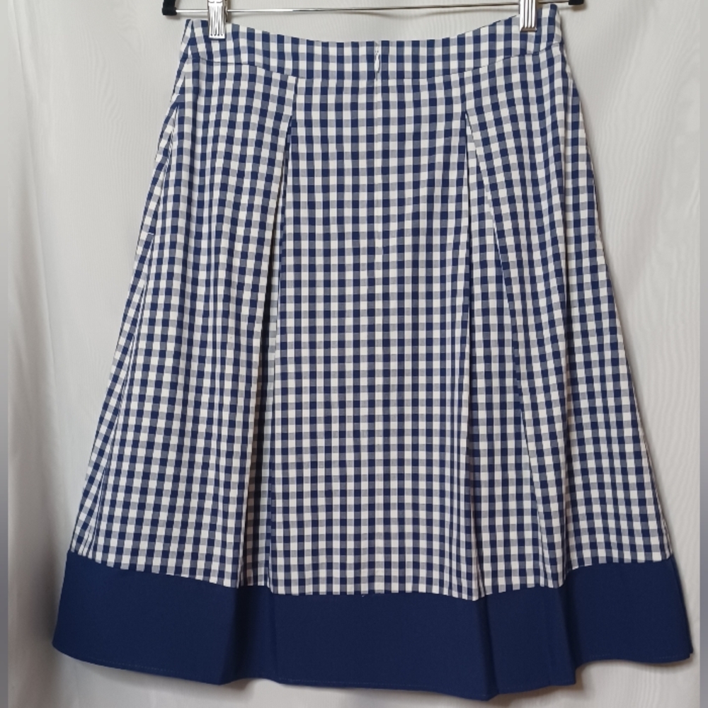 Brooks Brothers Women's Blue/White Checkered Pleated  Midi Skirt. Size 6
